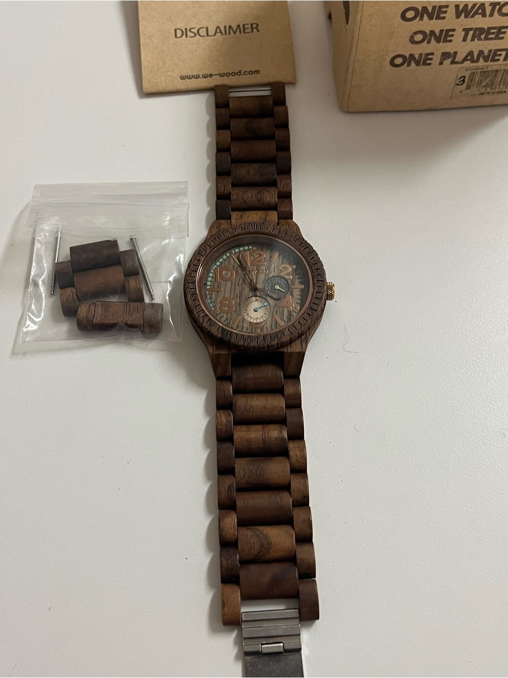 Wewood Wooden walnut Watch - box links and manual included - Picture 13 of 16